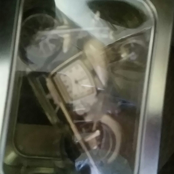 Motorcycle Mini Clock - Picture 2 of 3